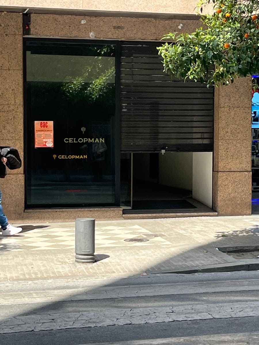 Commercieel te huur in Granada stad - € 2.700 (Ref: 9732411)