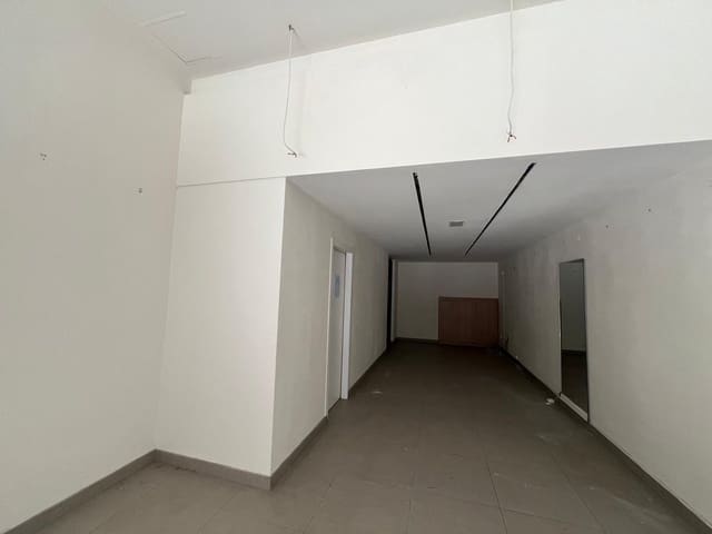 Commercieel te huur in Centro, Granada stad - € 2.700 (Ref: 9732411)