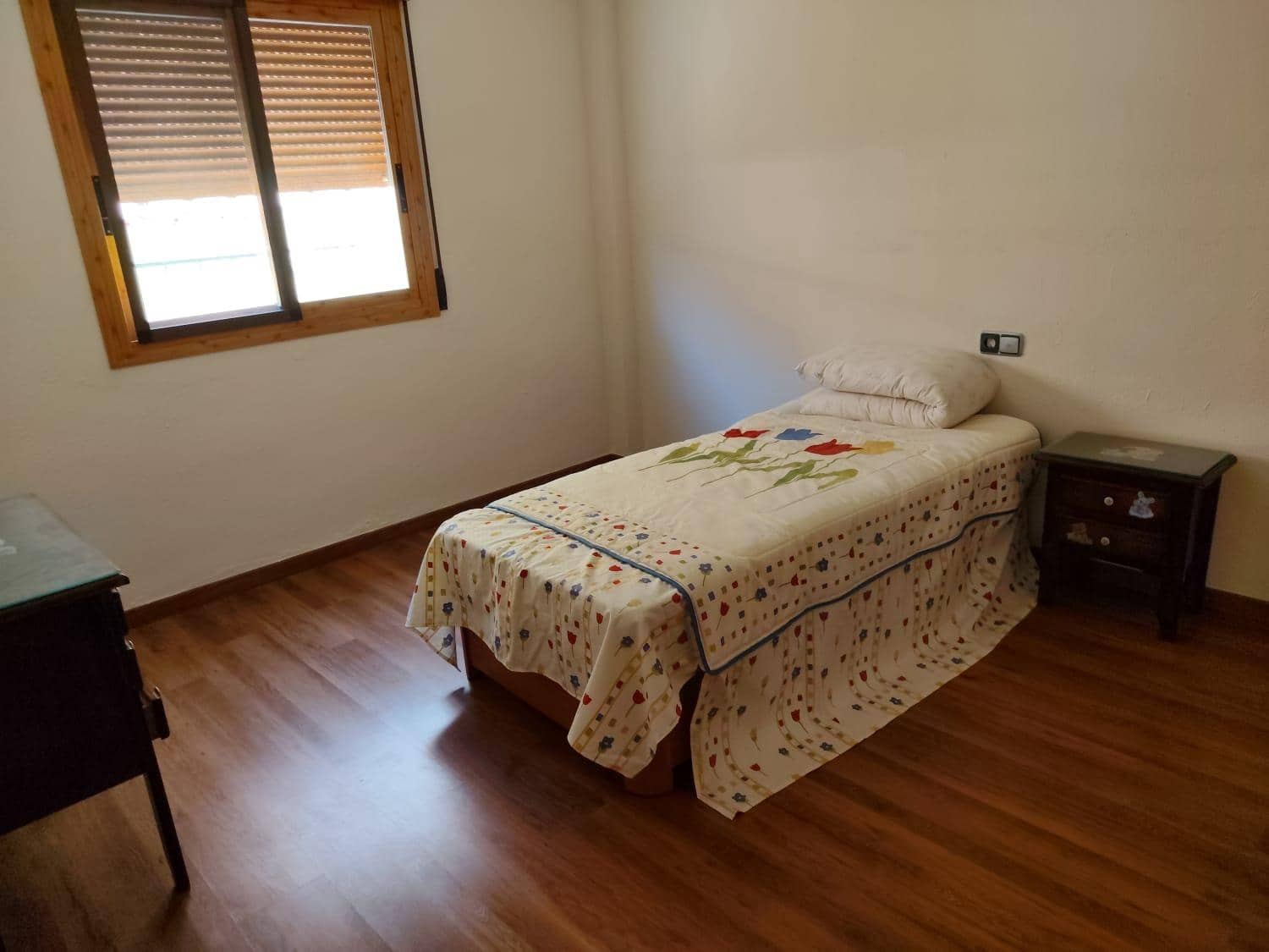 3 slaapkamer Appartement te huur in Lanjaron - € 550 (Ref: 9735779)