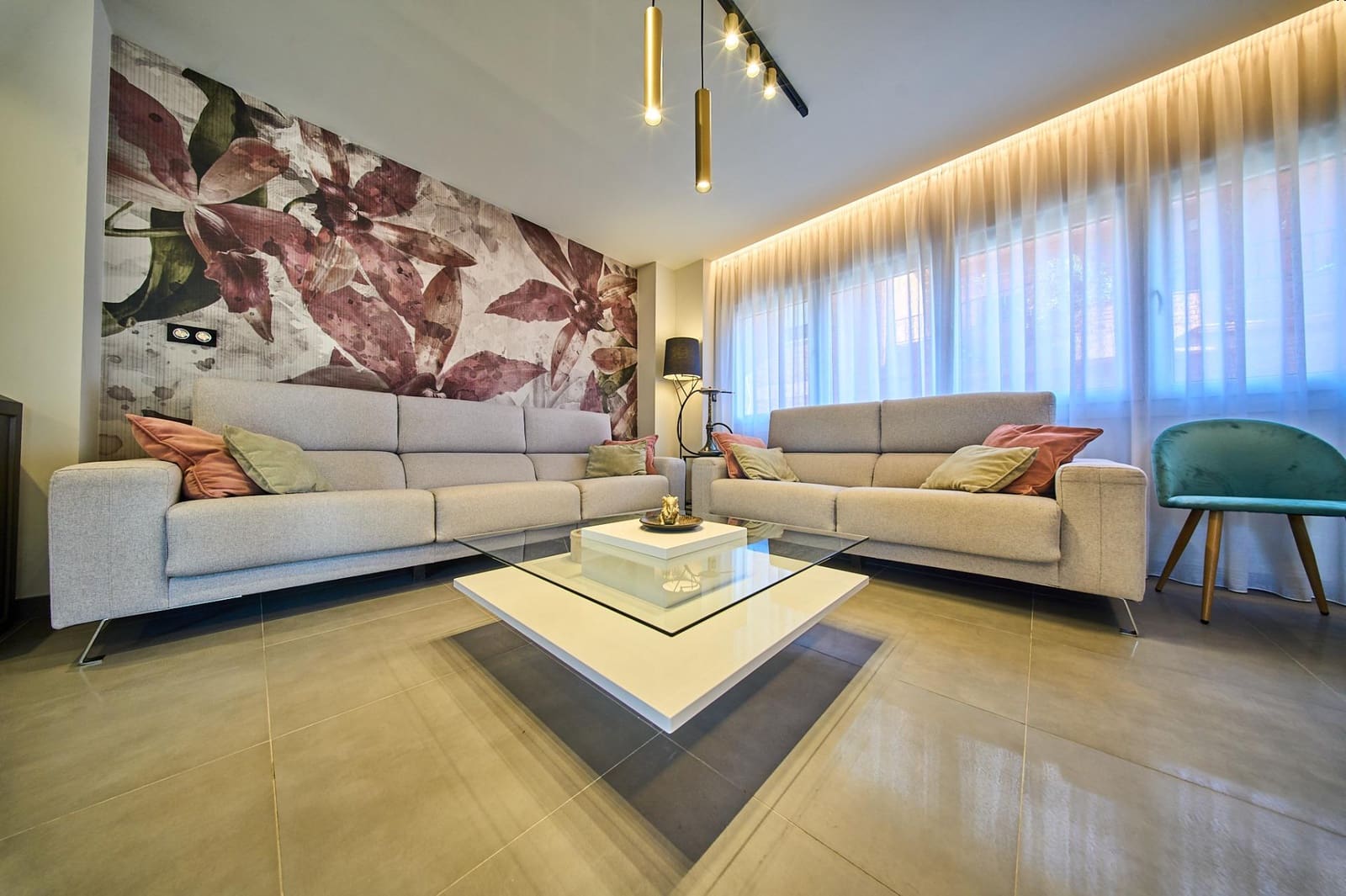 3 bedroom Terraced Villa for sale in Granada city with garage - € 410,000 (Ref: 9735780)