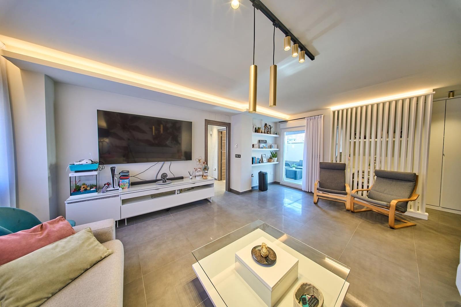 3 bedroom Terraced Villa for sale in Granada city with garage - € 410,000 (Ref: 9735780)