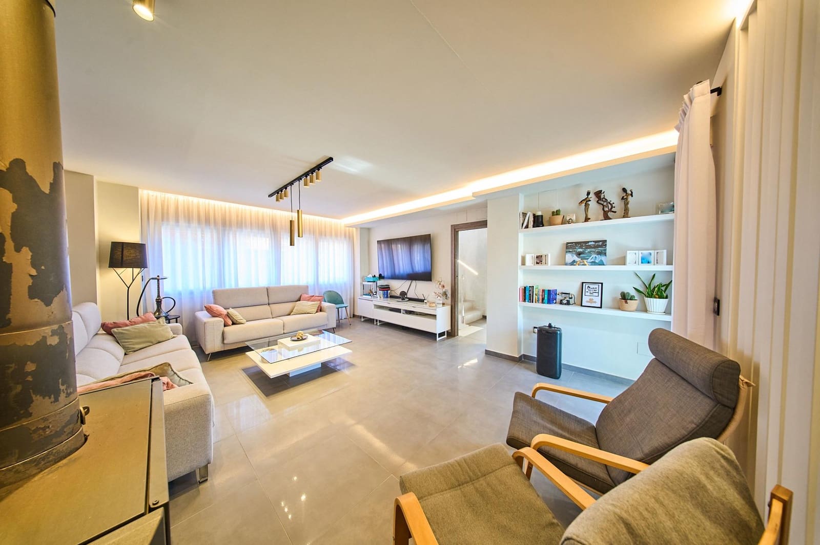 3 bedroom Terraced Villa for sale in Granada city with garage - € 410,000 (Ref: 9735780)