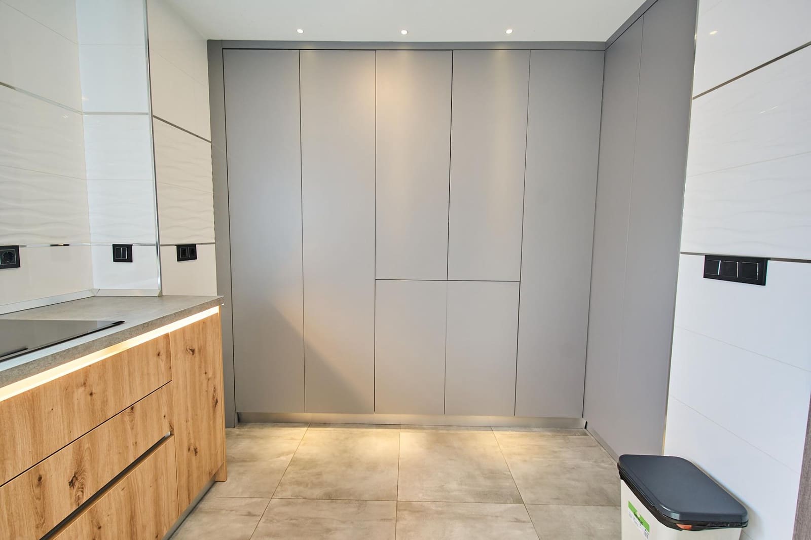 3 bedroom Terraced Villa for sale in Granada city with garage - € 410,000 (Ref: 9735780)