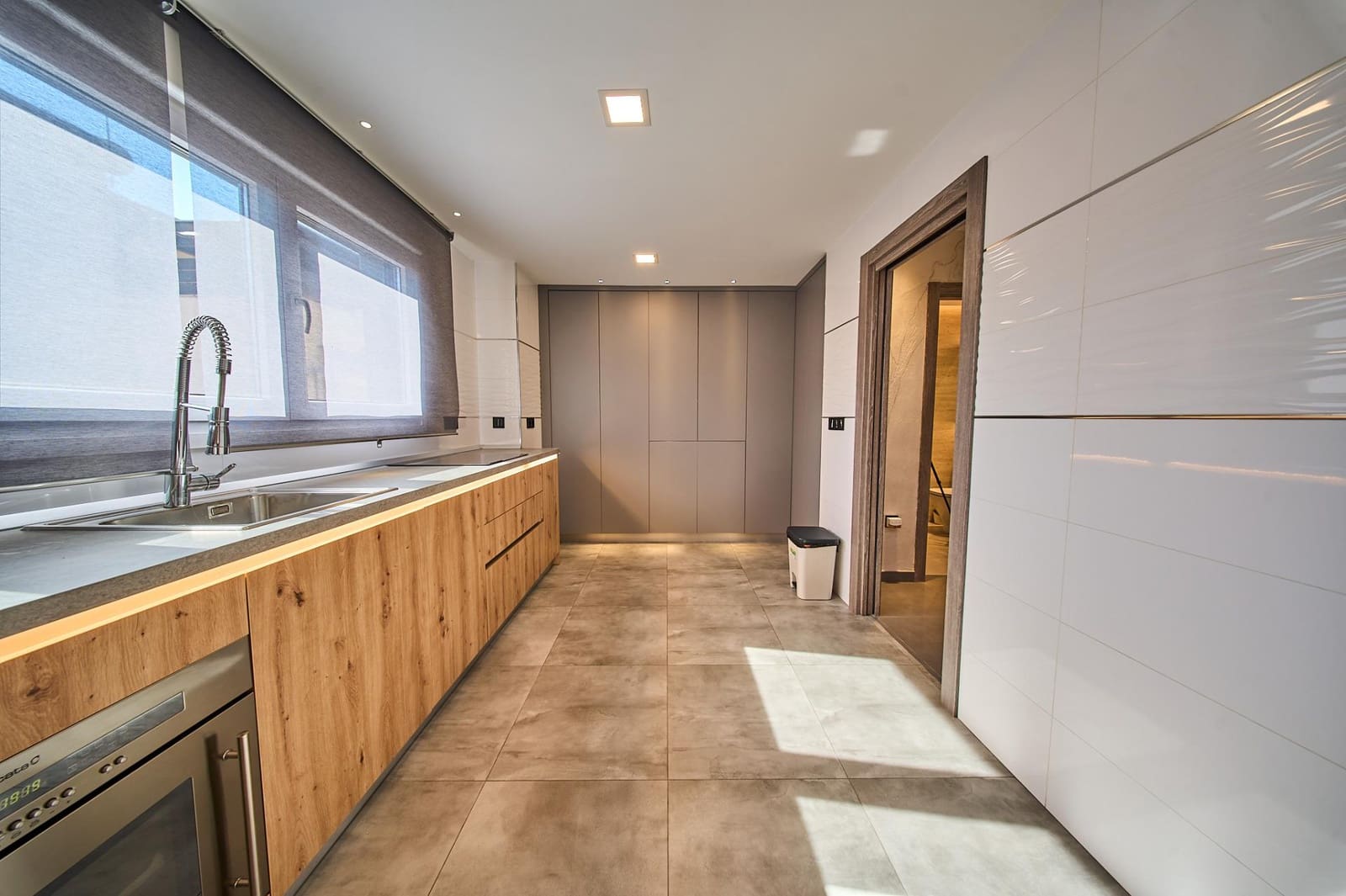 3 bedroom Terraced Villa for sale in Granada city with garage - € 410,000 (Ref: 9735780)