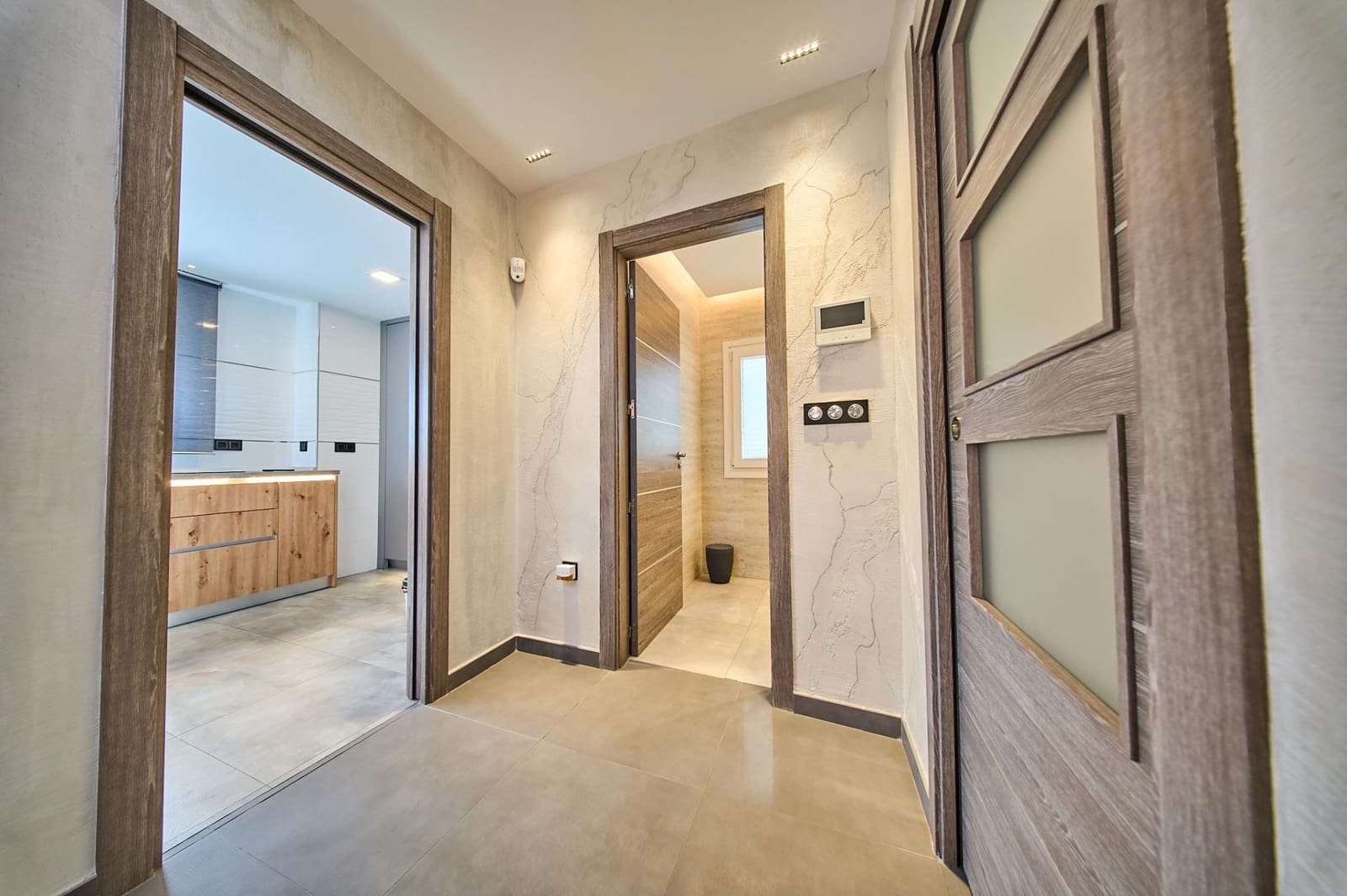 3 bedroom Terraced Villa for sale in Granada city with garage - € 410,000 (Ref: 9735780)