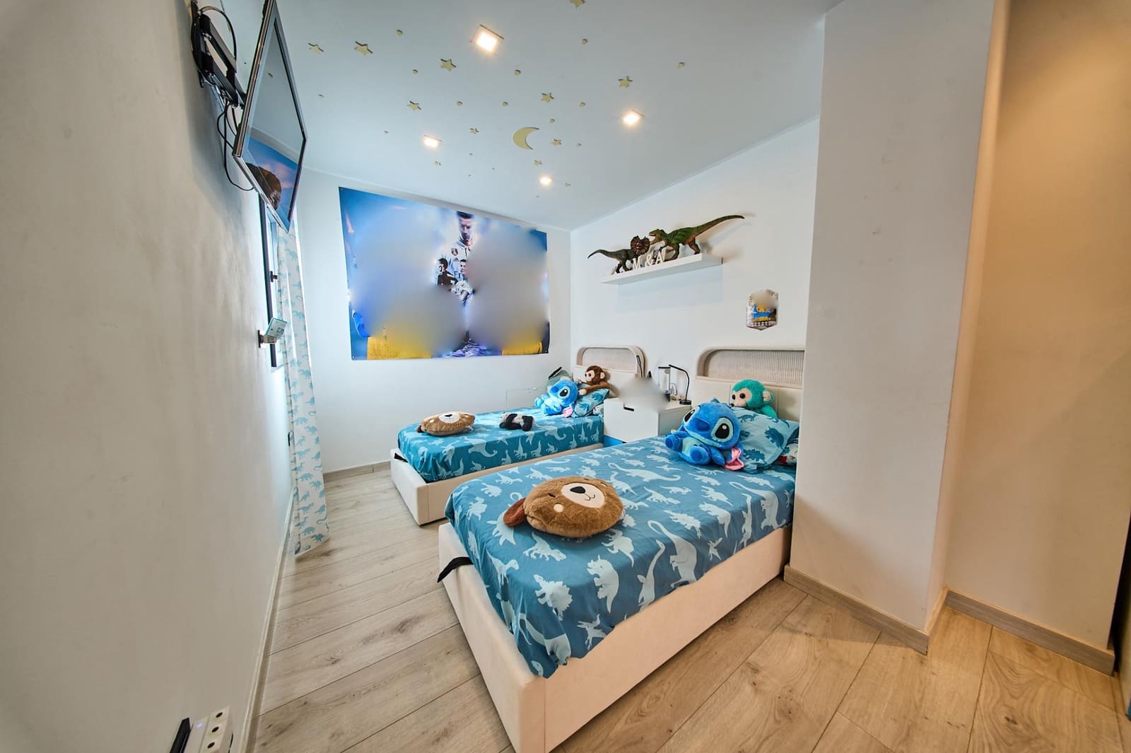 3 bedroom Terraced Villa for sale in Granada city with garage - € 410,000 (Ref: 9735780)