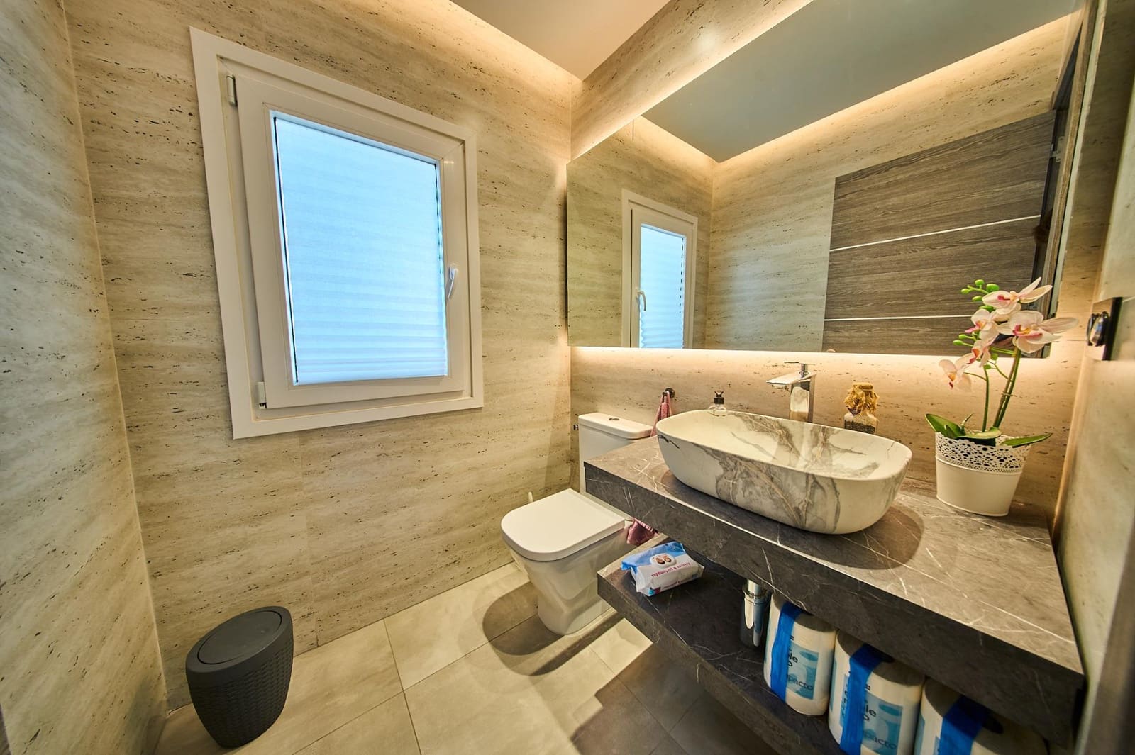 3 bedroom Terraced Villa for sale in Granada city with garage - € 410,000 (Ref: 9735780)