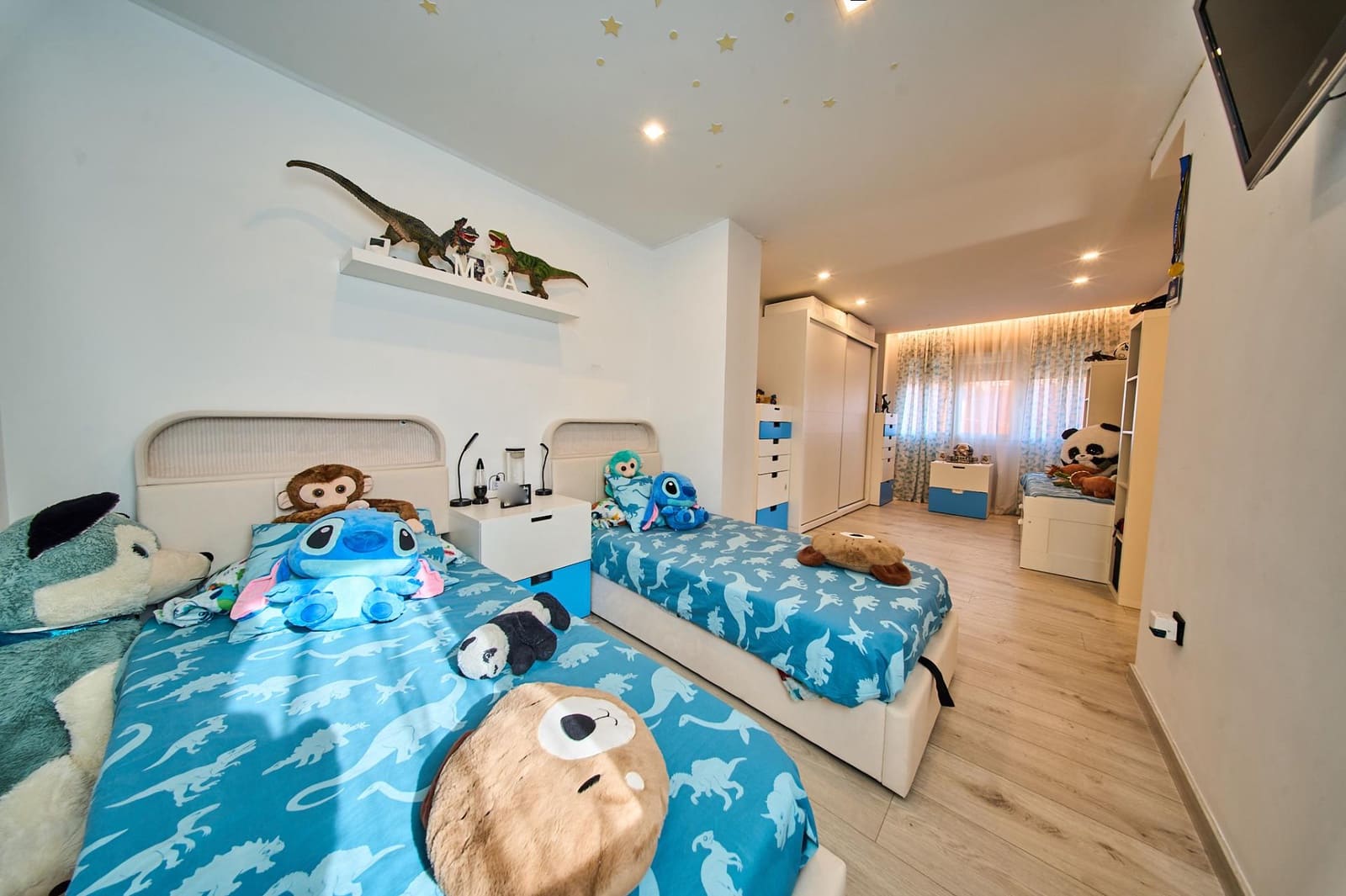 3 bedroom Terraced Villa for sale in Granada city with garage - € 410,000 (Ref: 9735780)