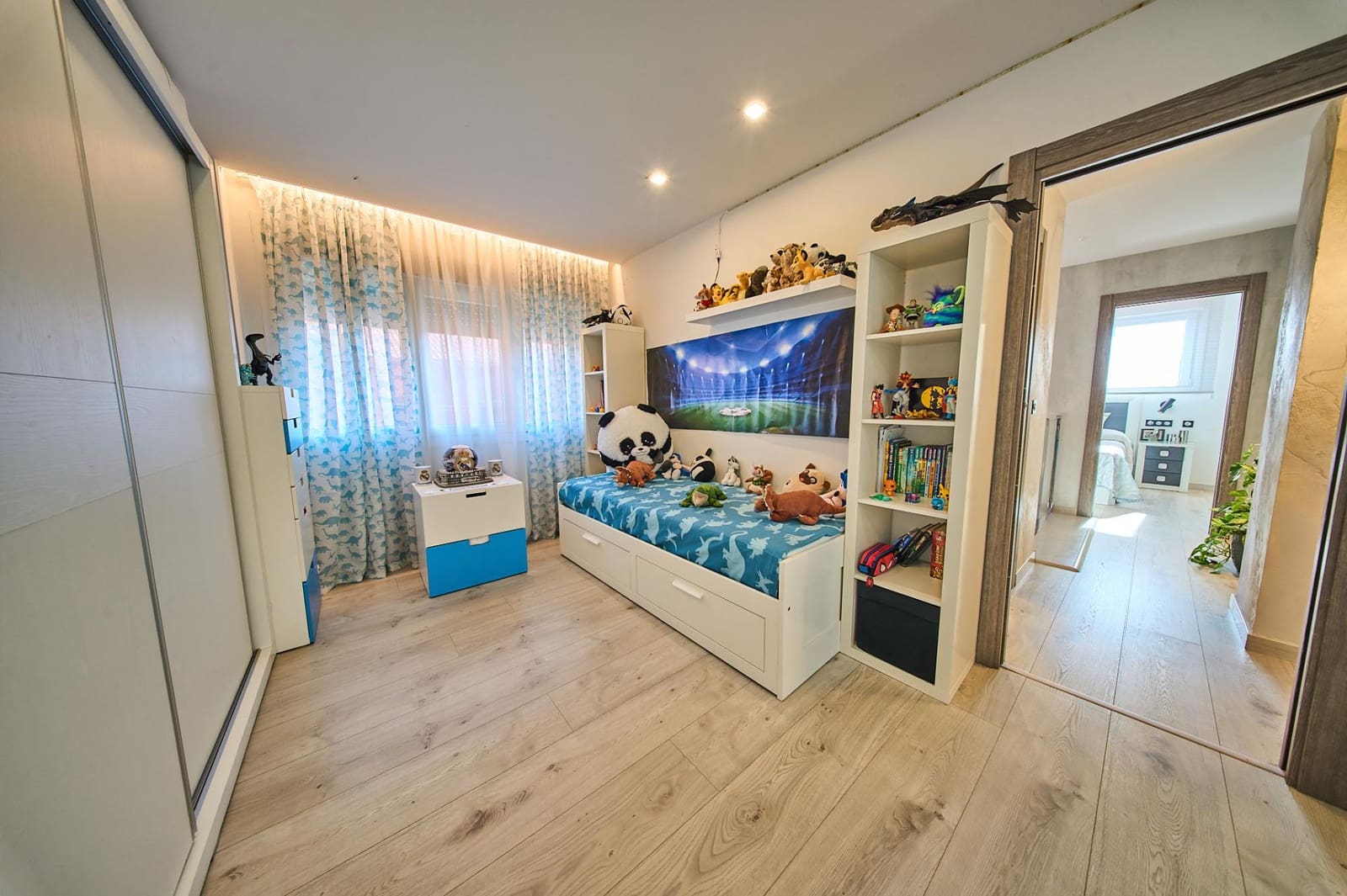 3 bedroom Terraced Villa for sale in Granada city with garage - € 410,000 (Ref: 9735780)