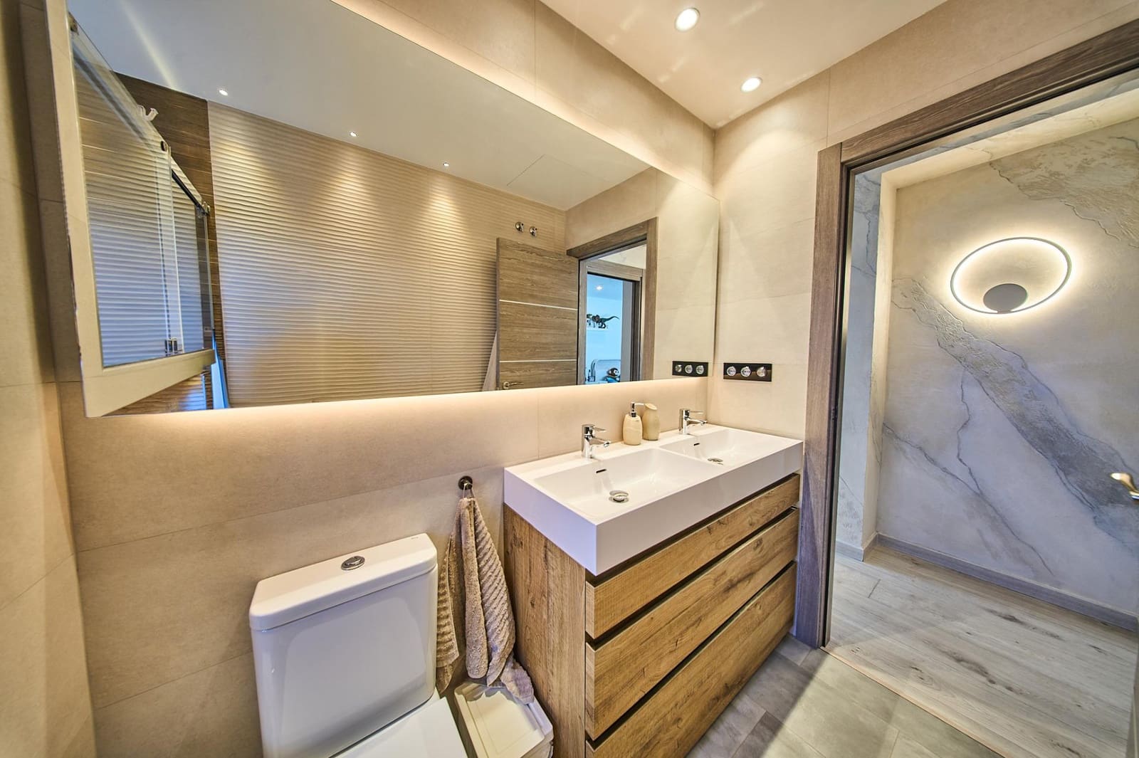 3 bedroom Terraced Villa for sale in Granada city with garage - € 410,000 (Ref: 9735780)