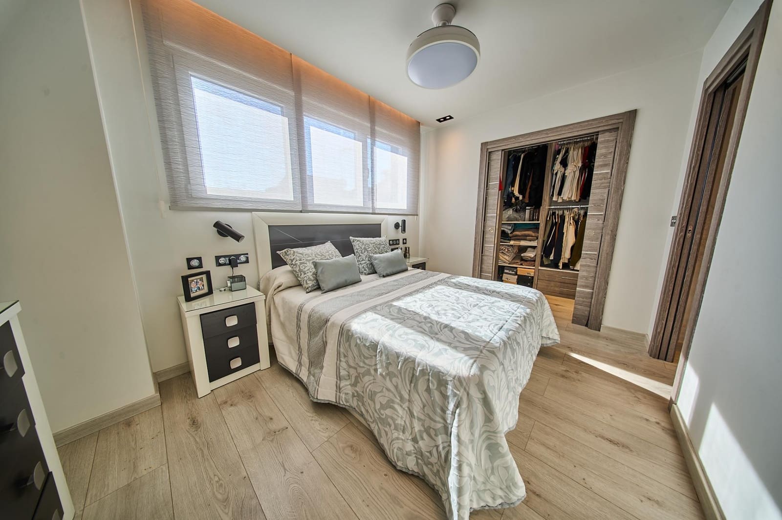 3 bedroom Terraced Villa for sale in Granada city with garage - € 410,000 (Ref: 9735780)