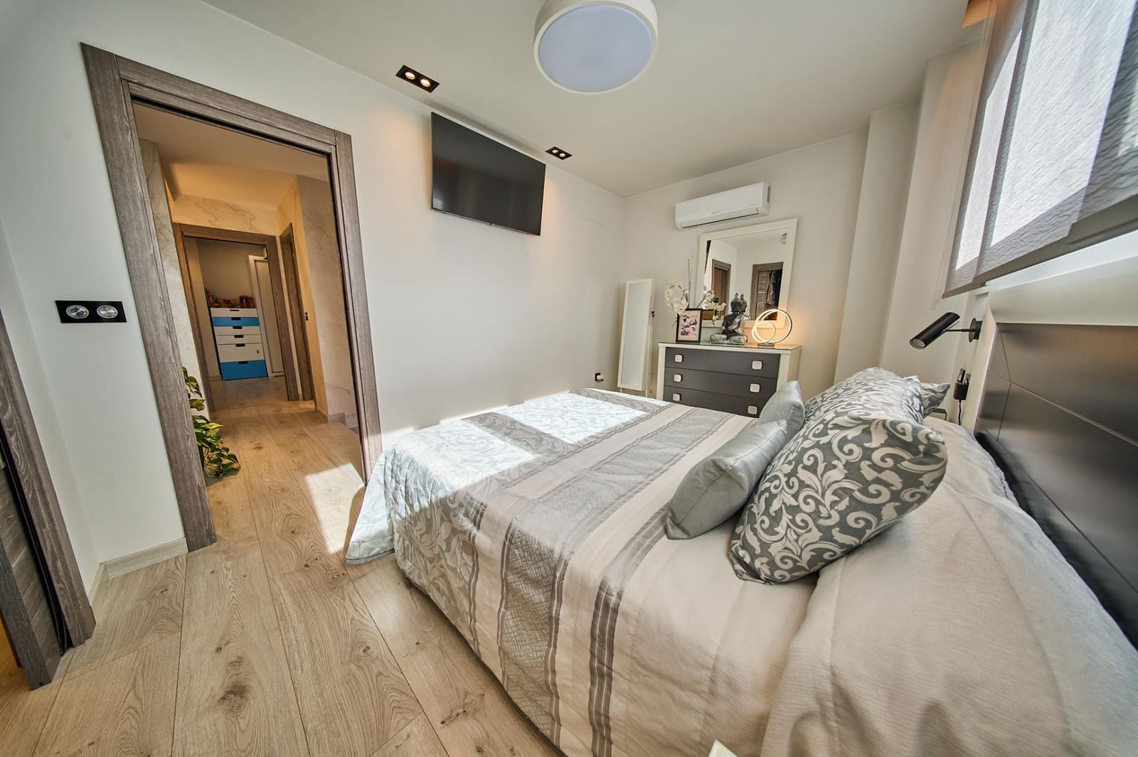 3 bedroom Terraced Villa for sale in Granada city with garage - € 410,000 (Ref: 9735780)