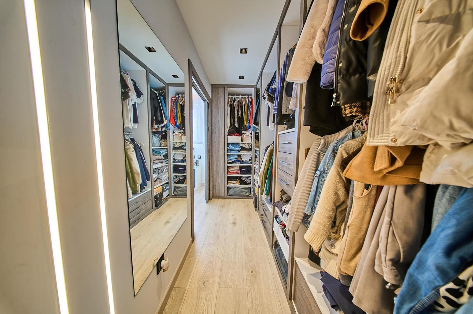 3 bedroom Terraced Villa for sale in Granada city with garage - € 410,000 (Ref: 9735780)