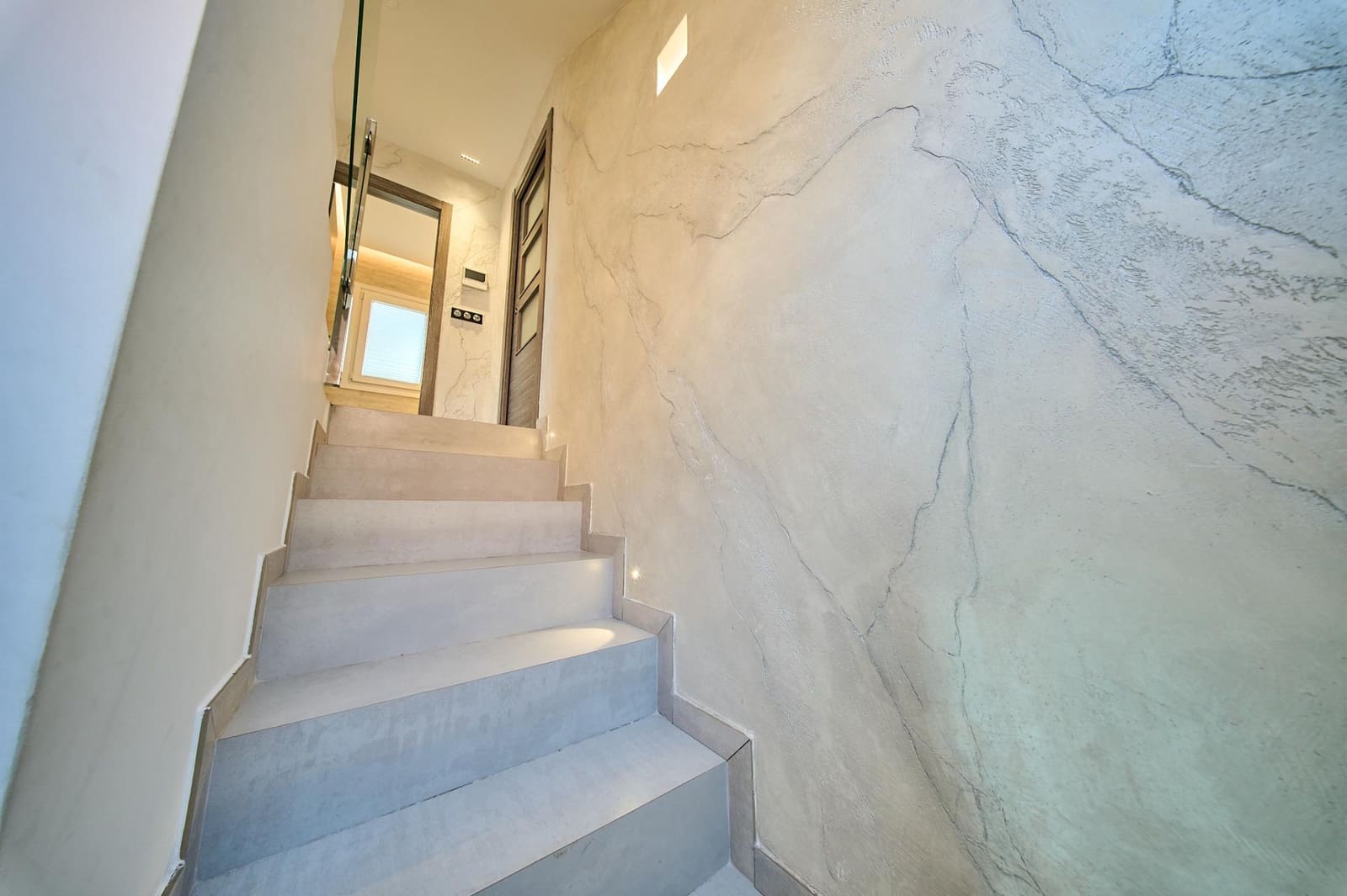 3 bedroom Terraced Villa for sale in Granada city with garage - € 410,000 (Ref: 9735780)