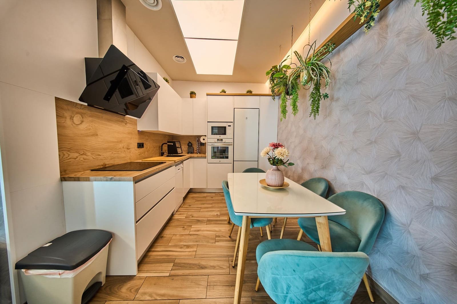 3 bedroom Terraced Villa for sale in Granada city with garage - € 410,000 (Ref: 9735780)