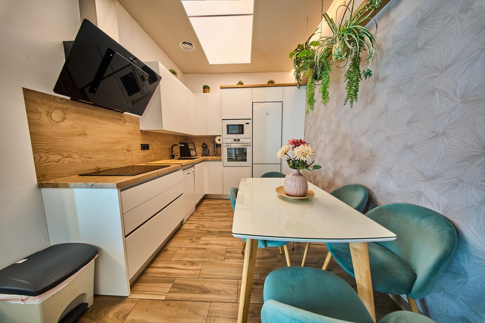 3 bedroom Terraced Villa for sale in Granada city with garage - € 410,000 (Ref: 9735780)