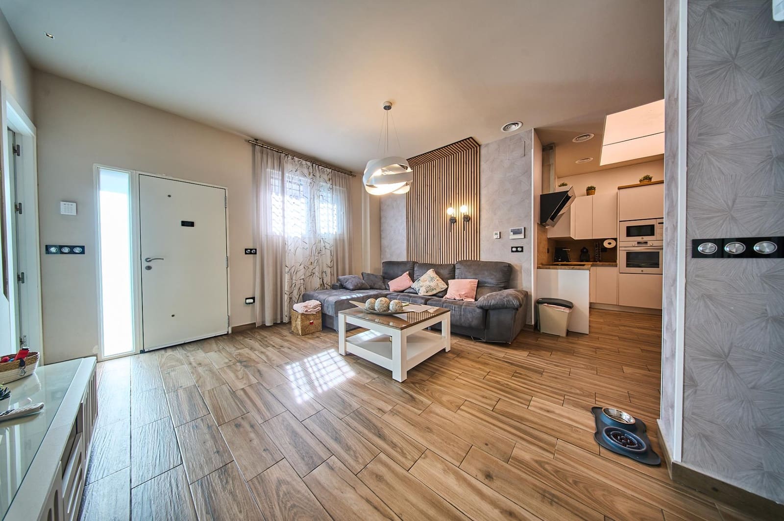 3 bedroom Terraced Villa for sale in Granada city with garage - € 410,000 (Ref: 9735780)