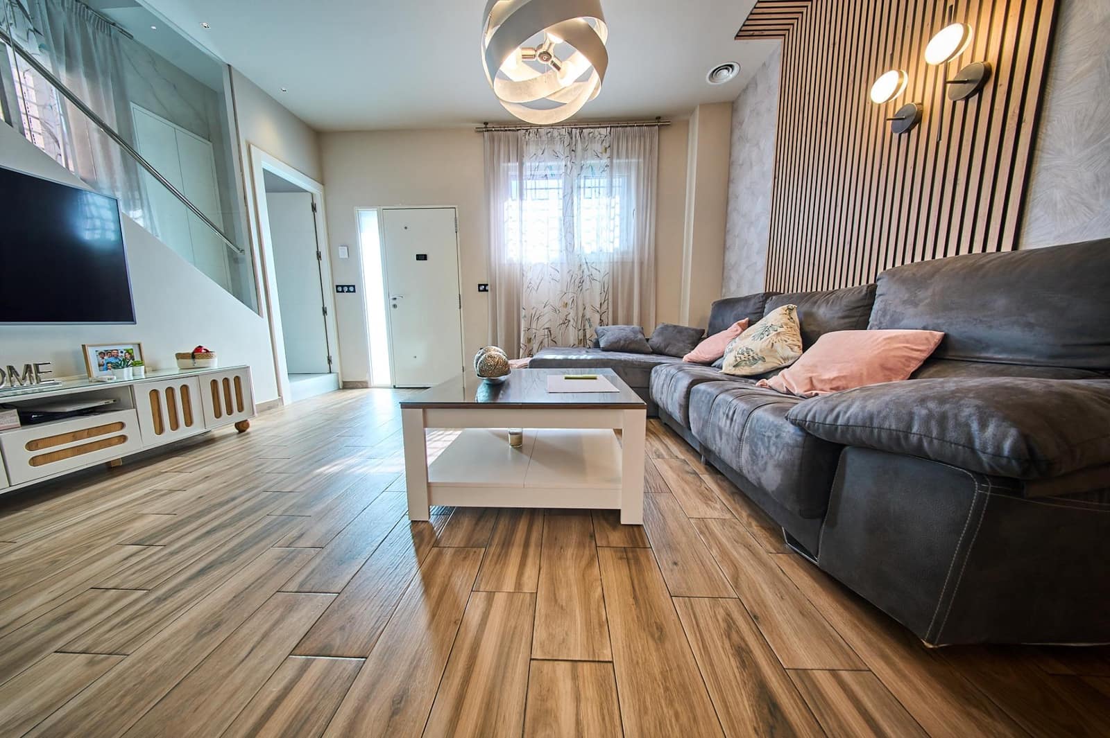 3 bedroom Terraced Villa for sale in Granada city with garage - € 410,000 (Ref: 9735780)