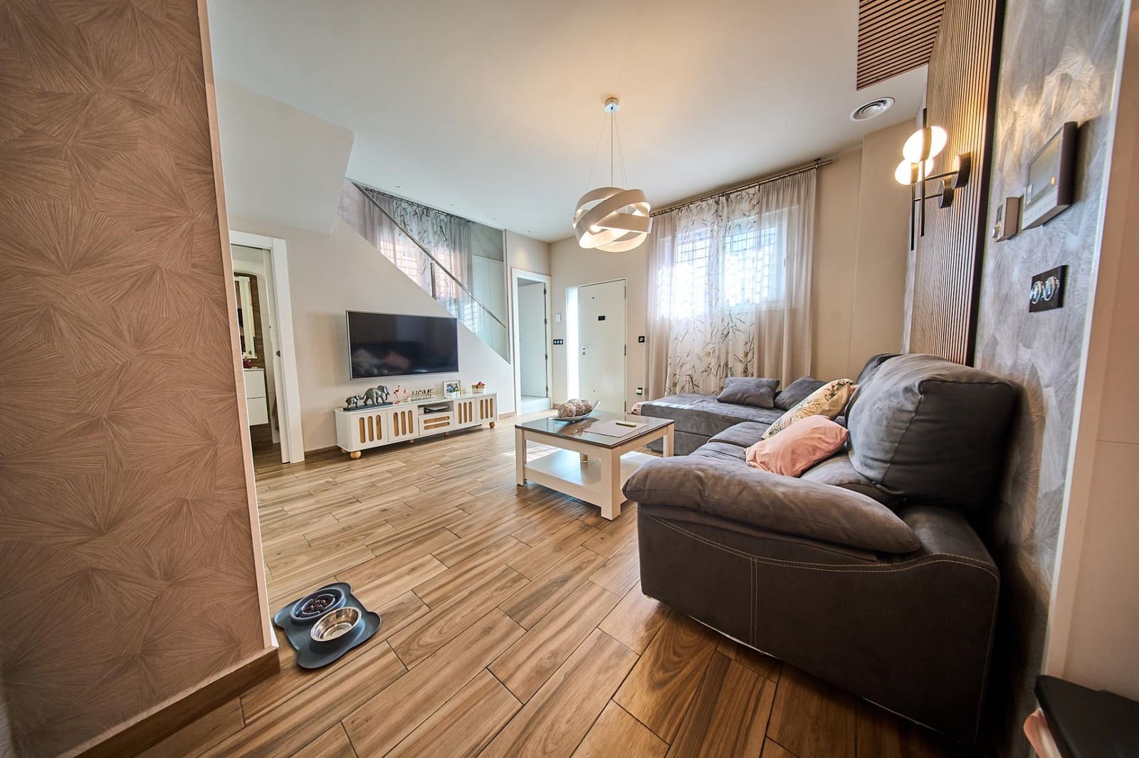 3 bedroom Terraced Villa for sale in Granada city with garage - € 410,000 (Ref: 9735780)