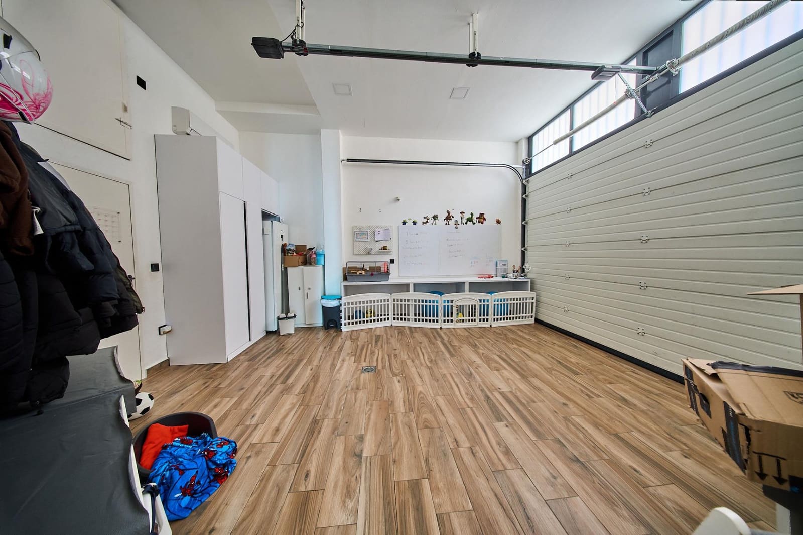 3 bedroom Terraced Villa for sale in Granada city with garage - € 410,000 (Ref: 9735780)