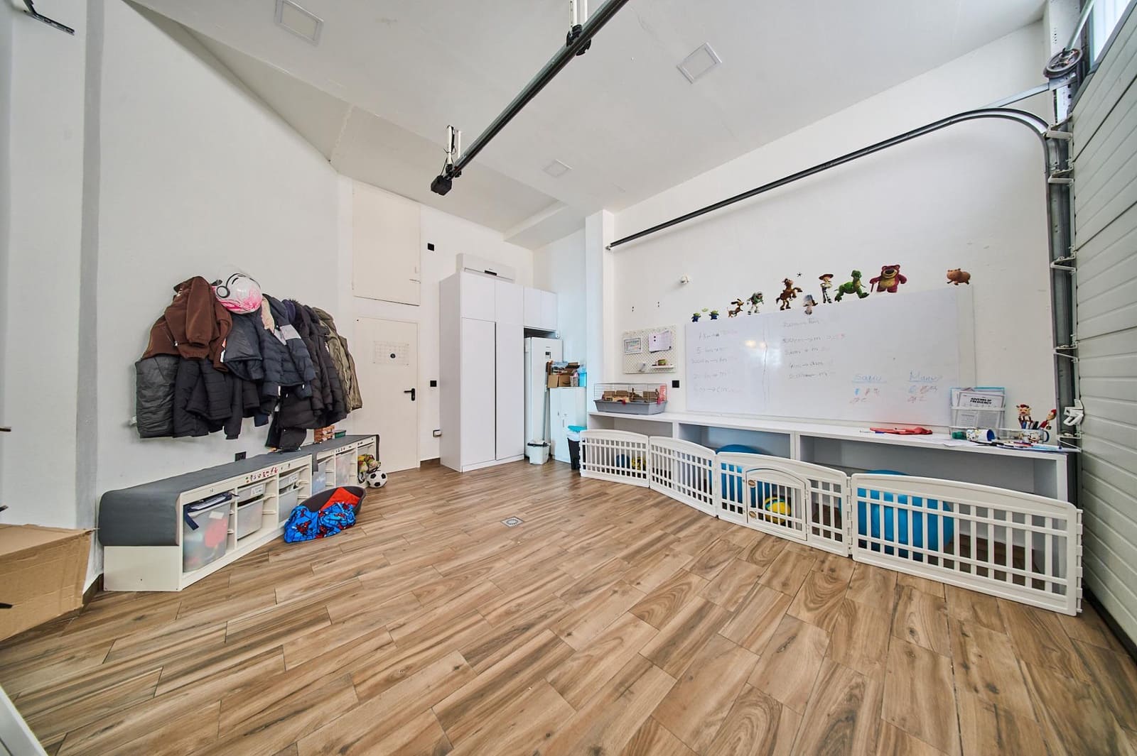 3 bedroom Terraced Villa for sale in Granada city with garage - € 410,000 (Ref: 9735780)