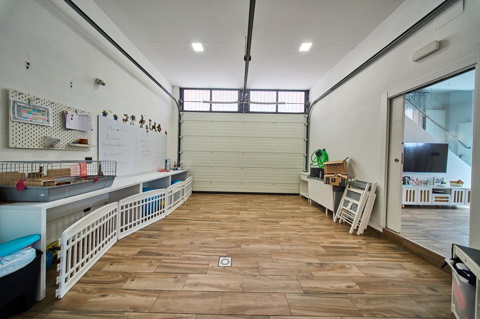 3 bedroom Terraced Villa for sale in Granada city with garage - € 410,000 (Ref: 9735780)