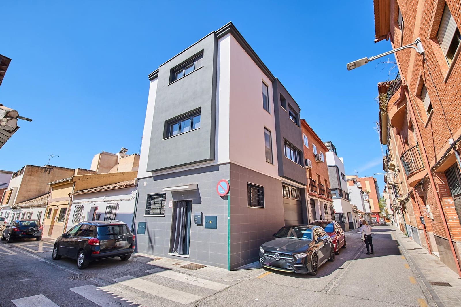 3 bedroom Terraced Villa for sale in Granada city with garage - € 410,000 (Ref: 9735780)