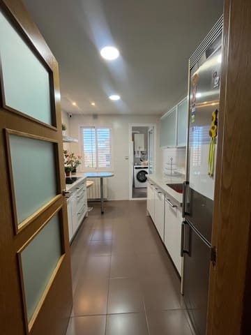 3 Zimmer Wohnung zu vermieten in Granada Stadt mit Pool Garage - 1.100 € (Ref: 9739017)