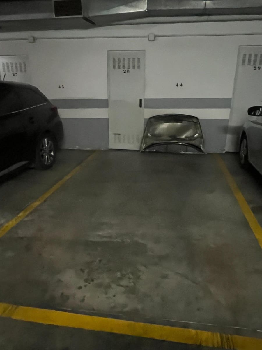 3 bedroom Flat for rent in Granada city with pool garage - € 1,100 (Ref: 9739017)