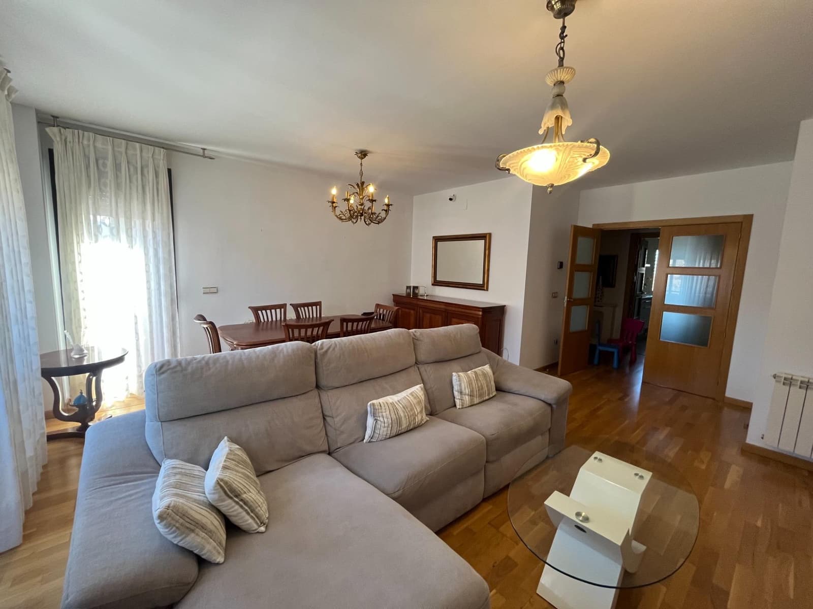 3 bedroom Flat for rent in Granada city with pool garage - € 1,100 (Ref: 9739017)