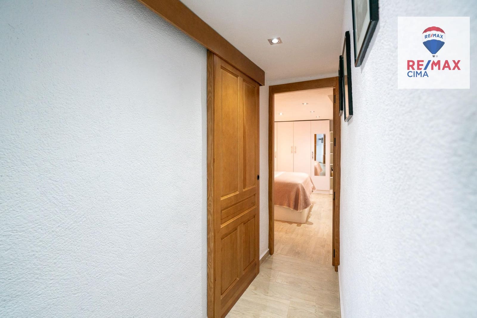 3 bedroom Cave House for sale in Castillejar - € 136,000 (Ref: 9739025)