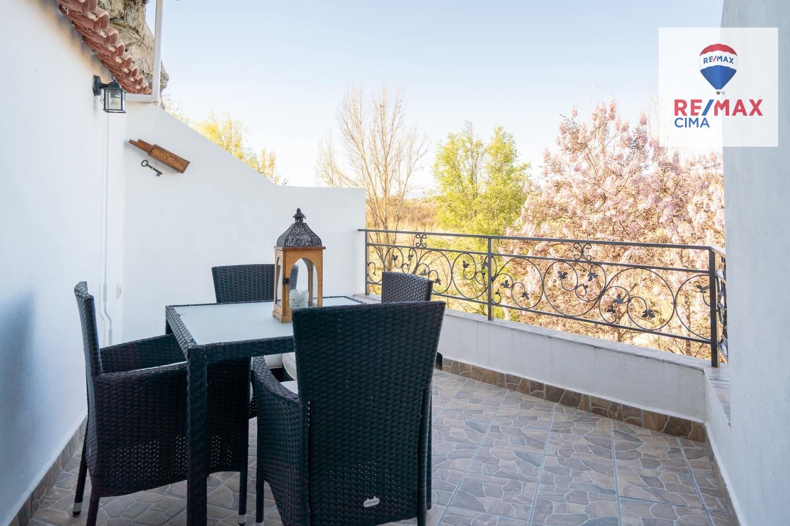 3 bedroom Cave House for sale in Castillejar - € 136,000 (Ref: 9739025)