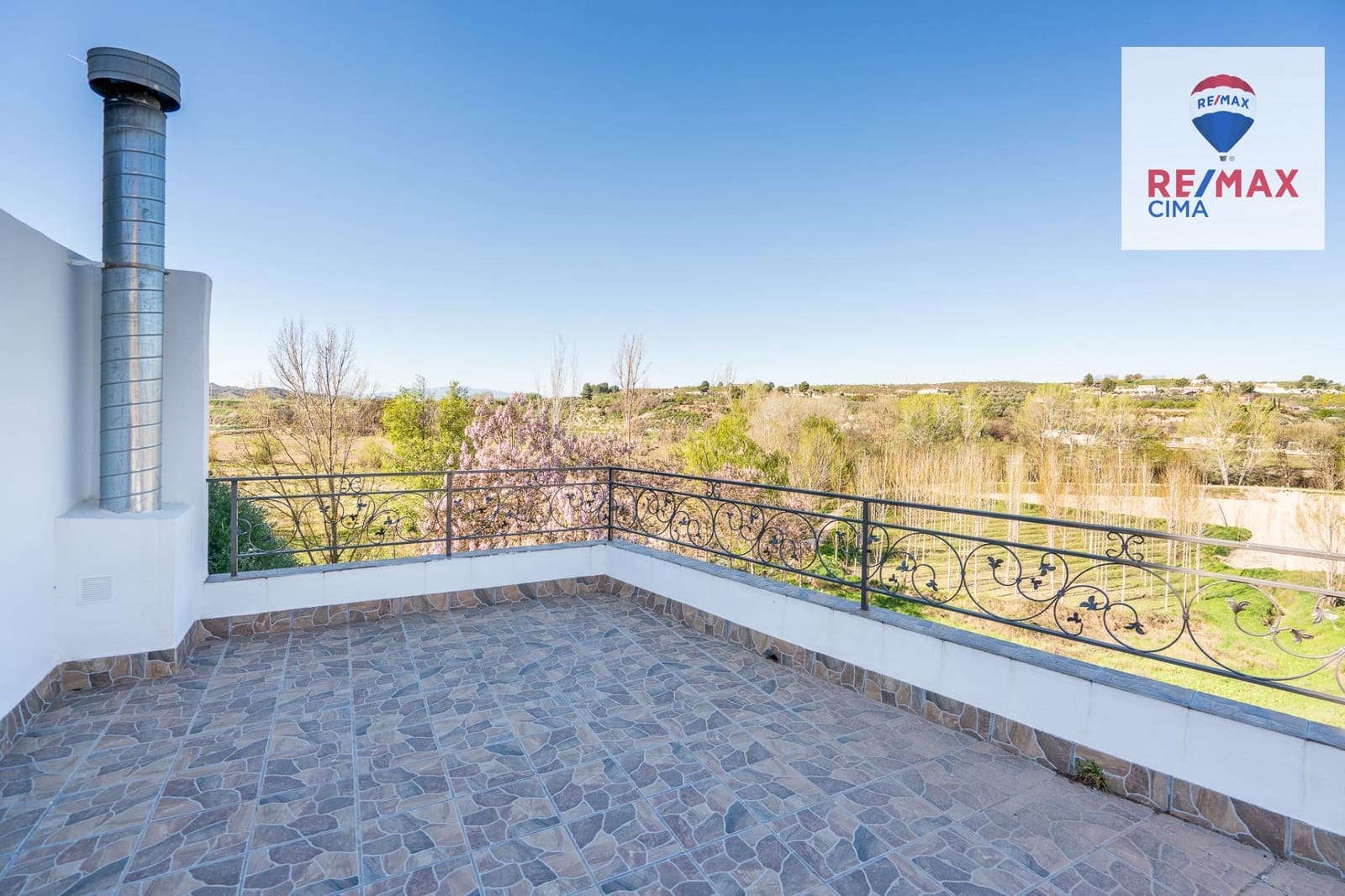 3 bedroom Cave House for sale in Castillejar - € 136,000 (Ref: 9739025)