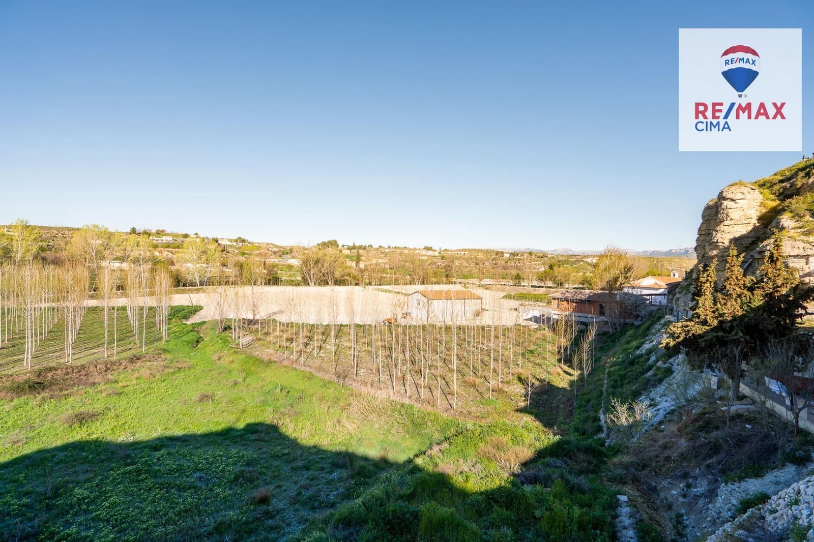 3 bedroom Cave House for sale in Castillejar - € 136,000 (Ref: 9739025)