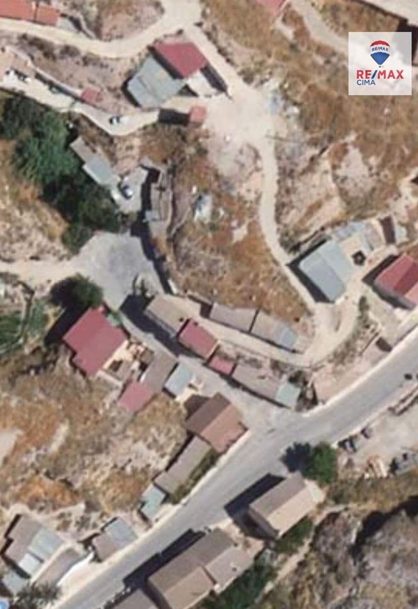 Finca/Country House for sale in Zujar - € 29,900 (Ref: 9744175)