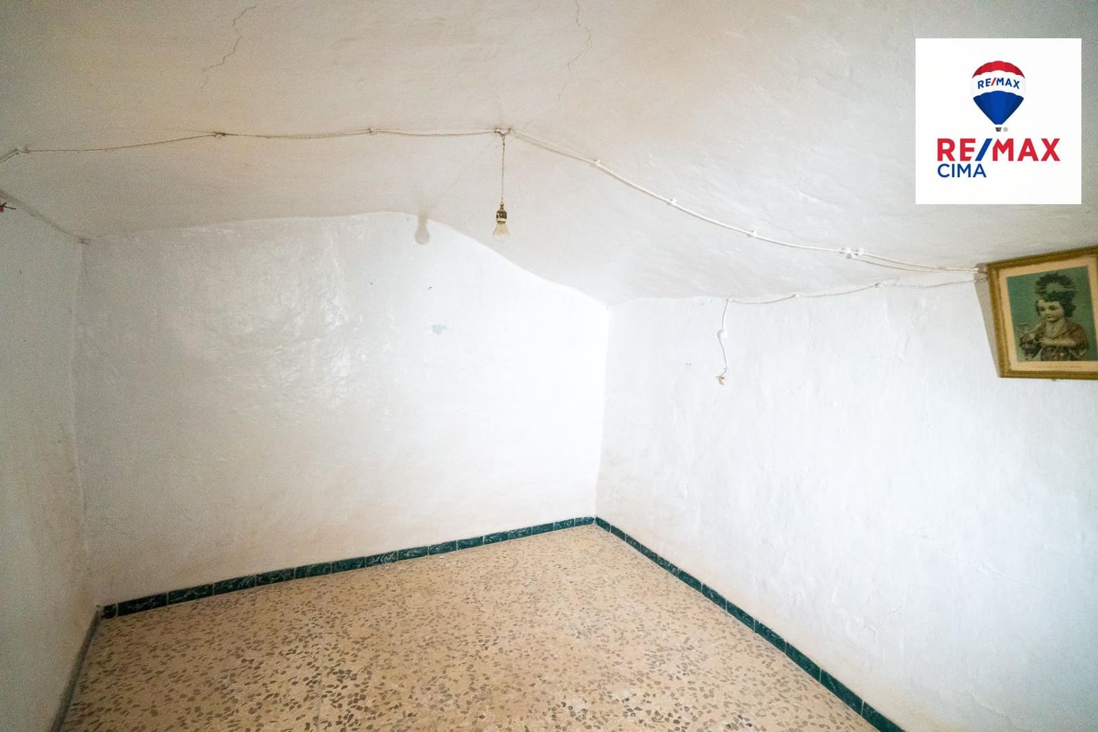 Finca/Country House for sale in Zujar - € 29,900 (Ref: 9744175)