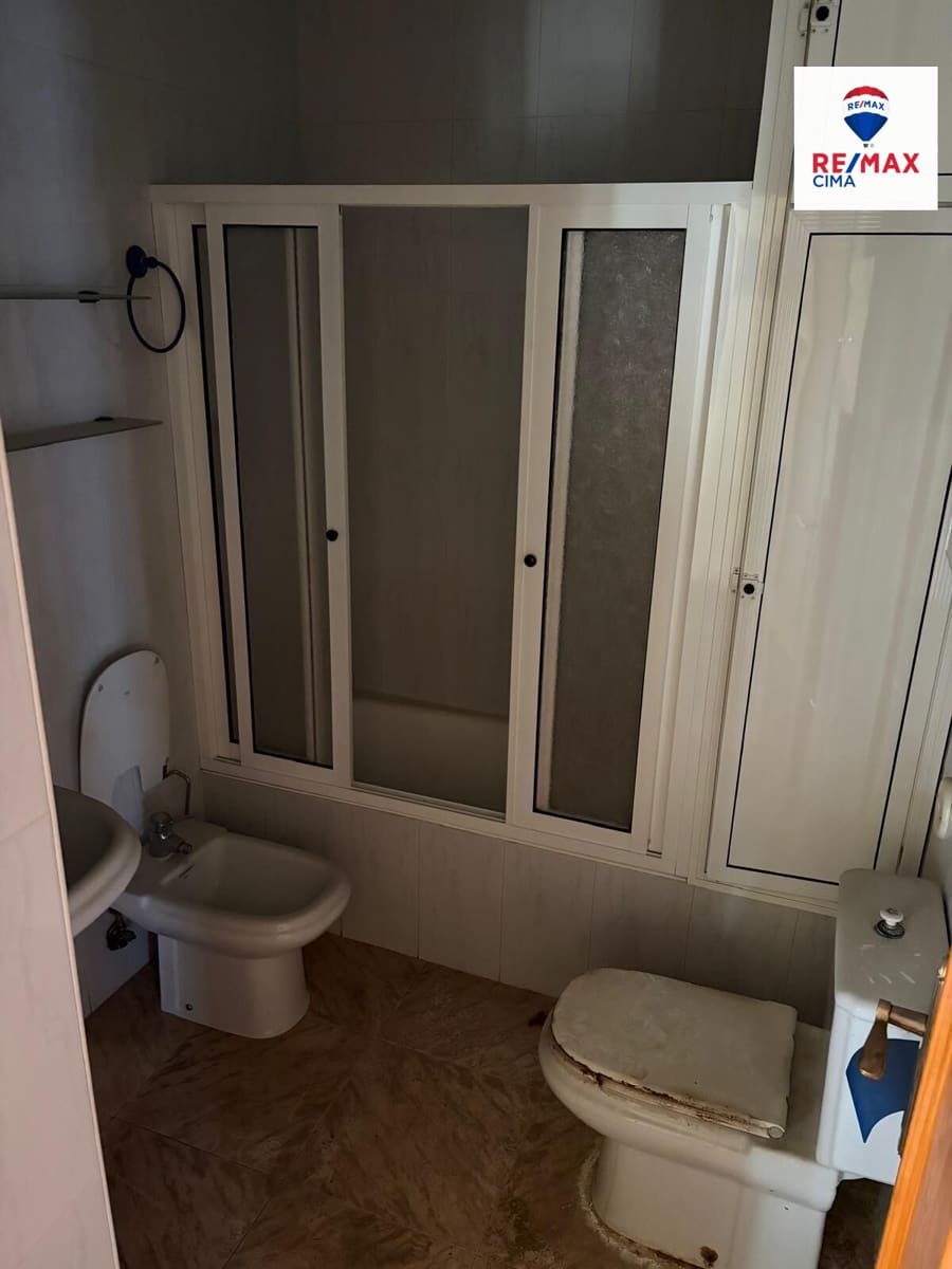 3 bedroom Flat for sale in Motril - € 140,000 (Ref: 9762151)