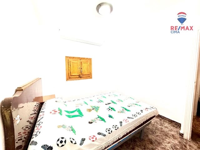 5 makuuhuone Omakotitalo myytävänä paikassa Cúllar mukana 
autotalli - 55 000 € (Ref: 9773287)