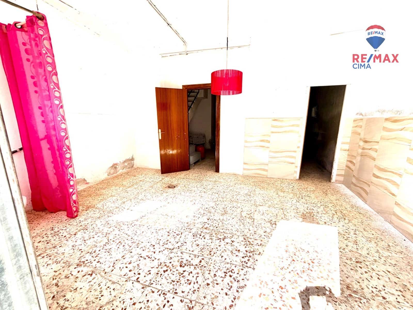 5 makuuhuone Omakotitalo myytävänä paikassa Cullar mukana 
autotalli - 55 000 € (Ref: 9773287)