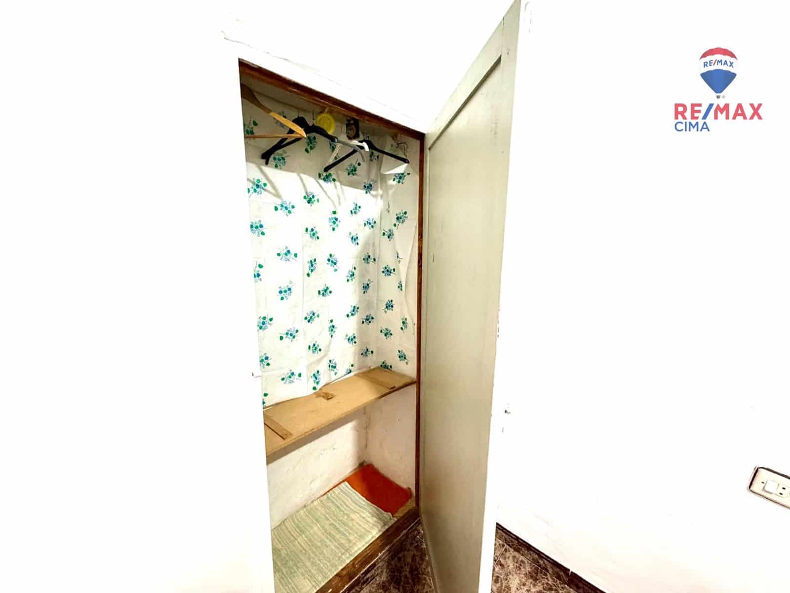 5 makuuhuone Omakotitalo myytävänä paikassa Cullar mukana 
autotalli - 55 000 € (Ref: 9773287)