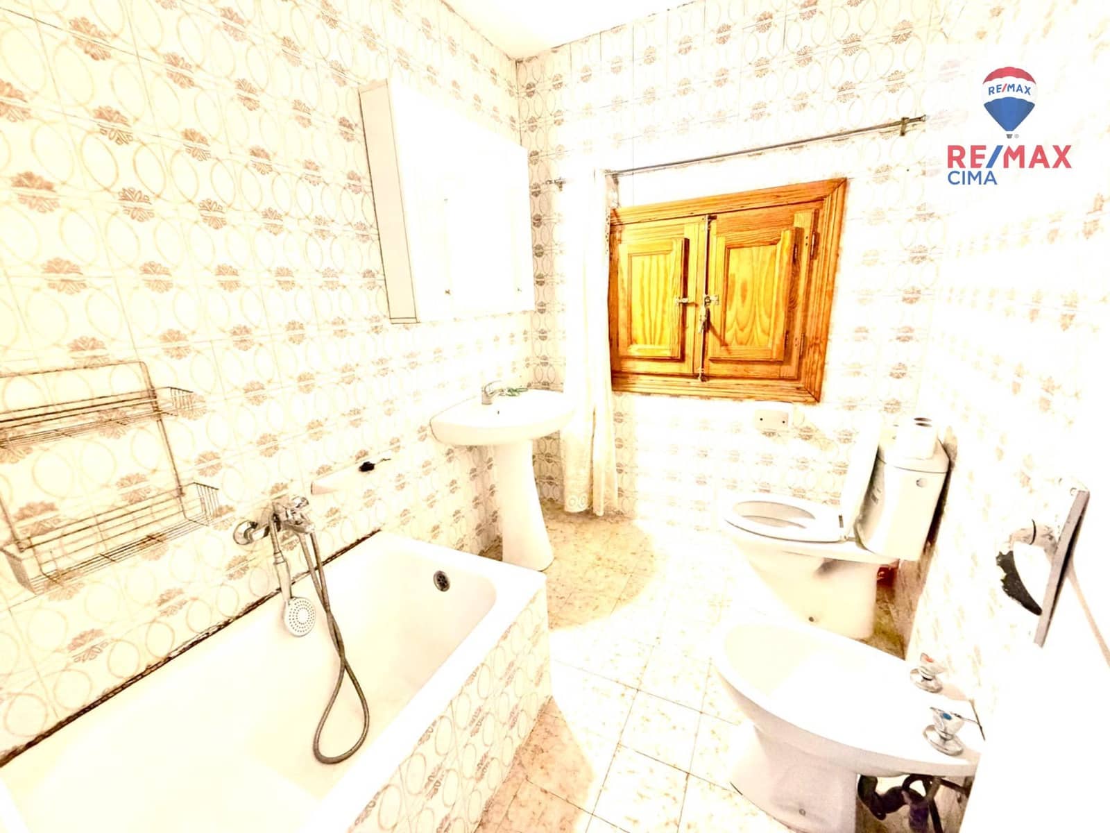 5 makuuhuone Omakotitalo myytävänä paikassa Cullar mukana 
autotalli - 55 000 € (Ref: 9773287)