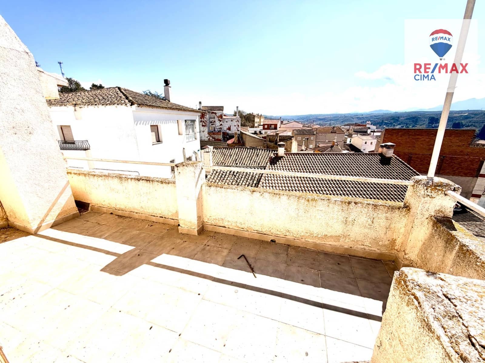 5 makuuhuone Omakotitalo myytävänä paikassa Cullar mukana 
autotalli - 55 000 € (Ref: 9773287)