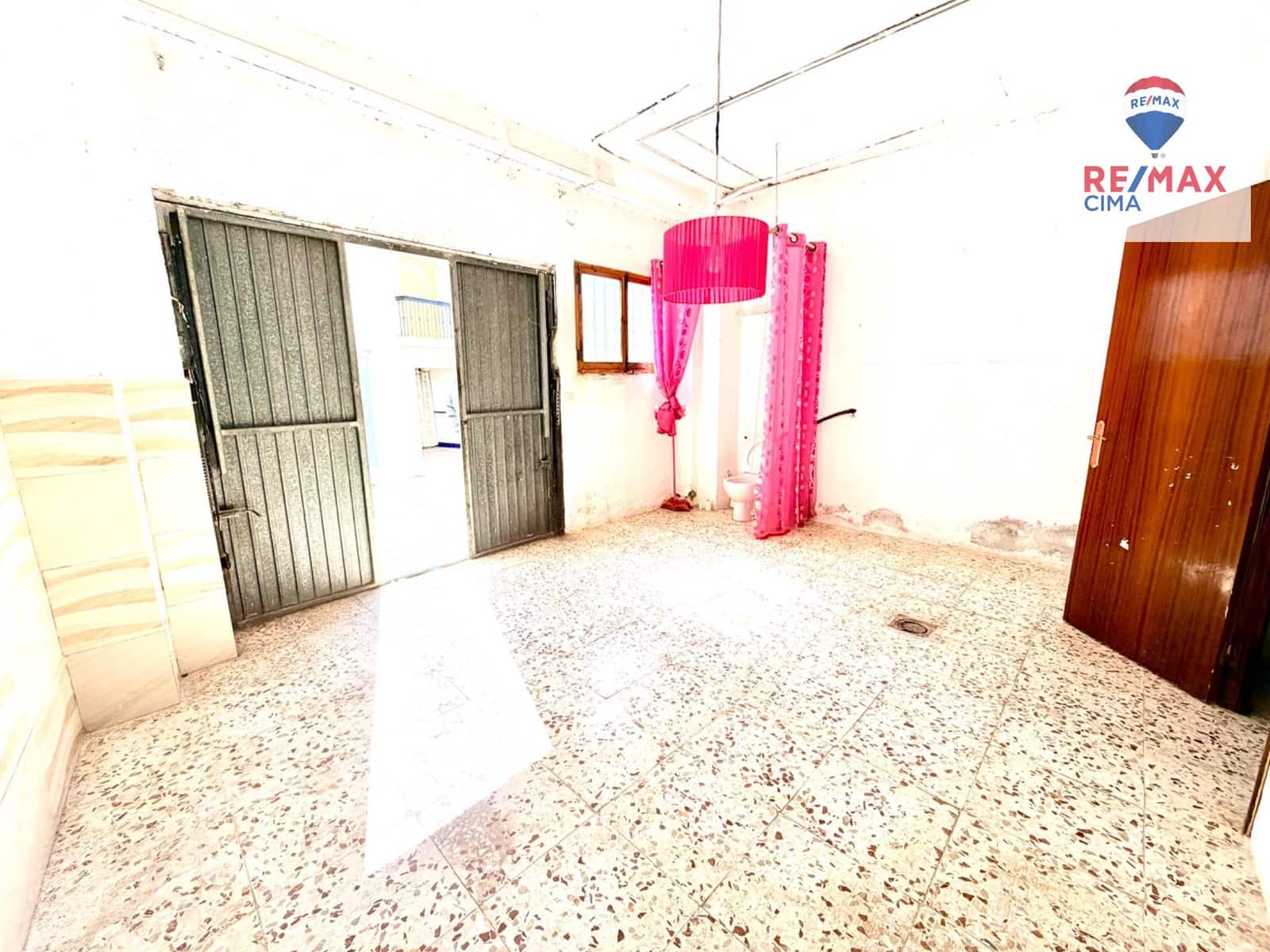 5 makuuhuone Omakotitalo myytävänä paikassa Cullar mukana 
autotalli - 55 000 € (Ref: 9773287)