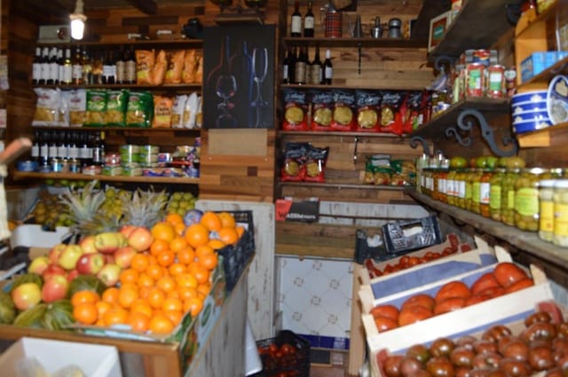 Entreprise de 1 chambre à louer à Grenade ville - 700 € (Ref: 9780765)