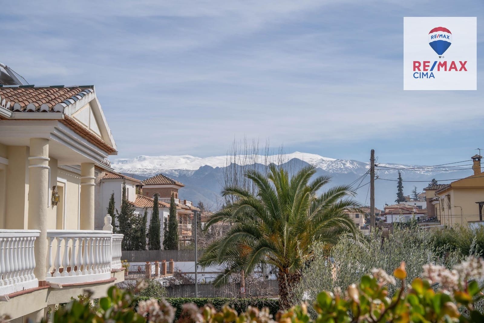 6 bedroom Villa for sale in Otura with pool garage - € 399,000 (Ref: 9786986)