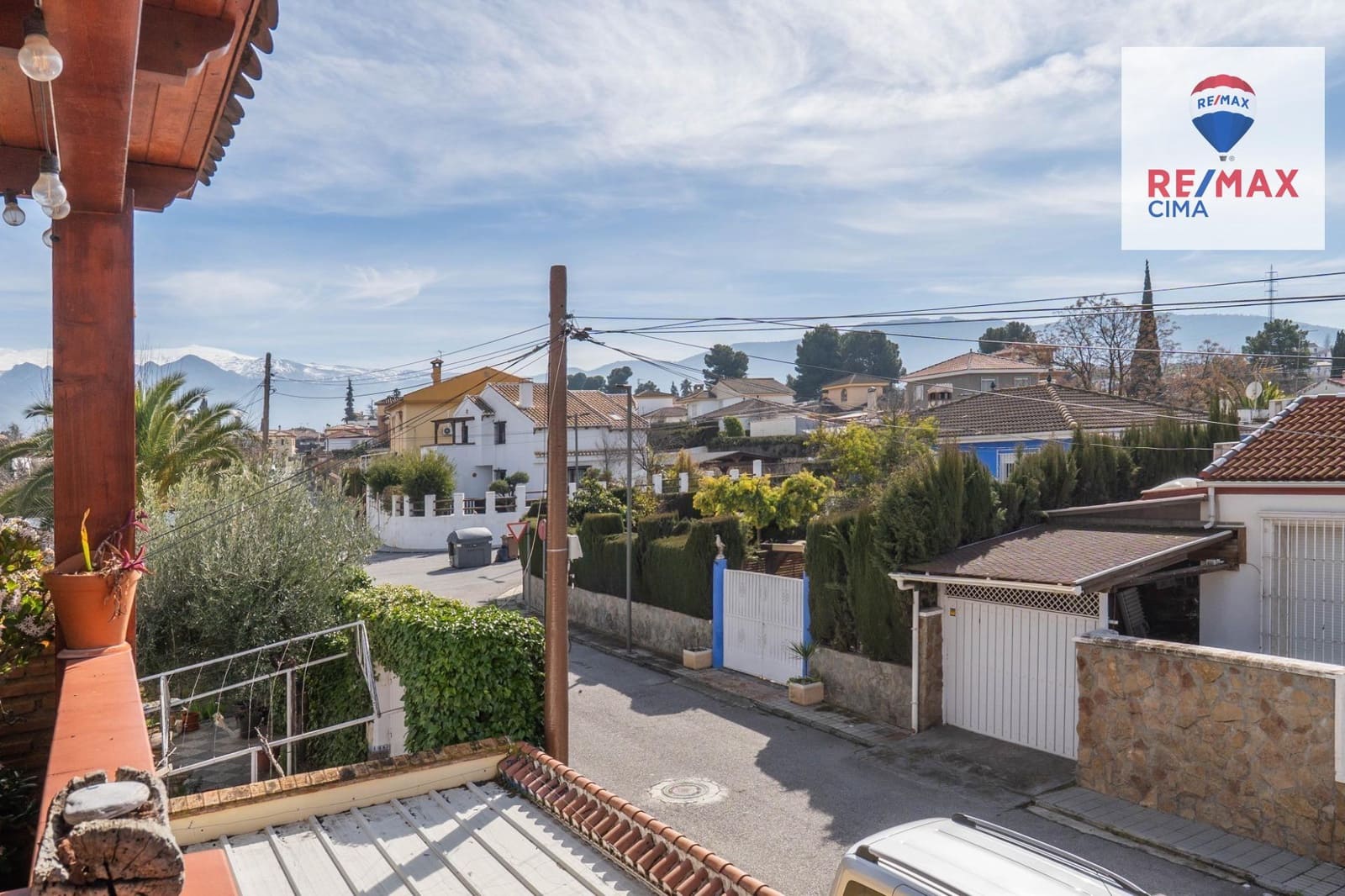 6 bedroom Villa for sale in Otura with pool garage - € 399,000 (Ref: 9786986)