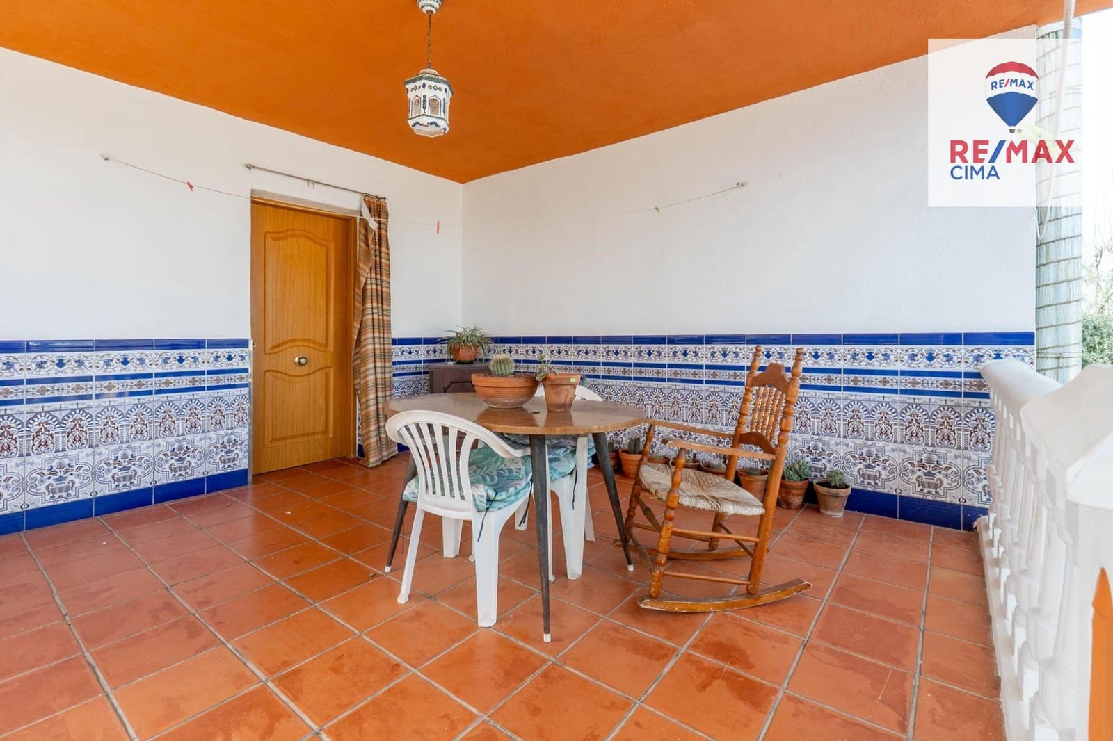 6 bedroom Villa for sale in Otura with pool garage - € 399,000 (Ref: 9786986)