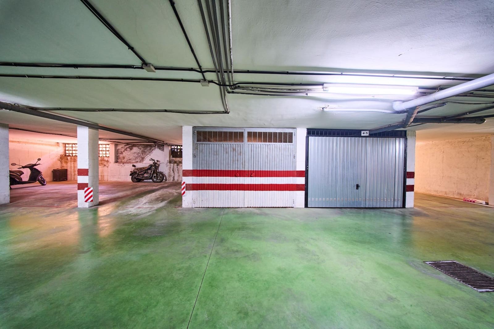 Garage til salg i La Zubia - € 20.000 (Ref: 9788559)