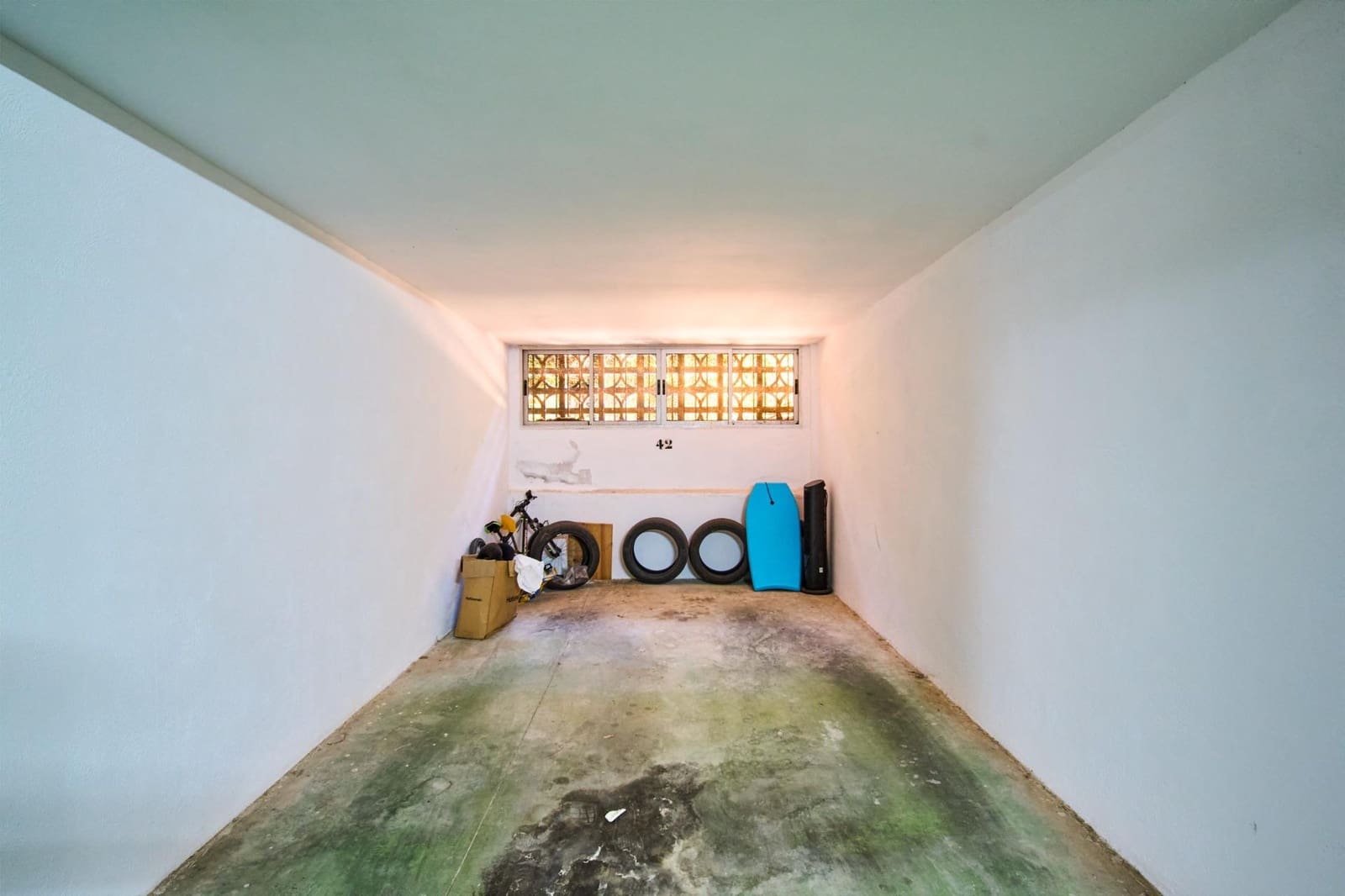 Garage til salg i La Zubia - € 20.000 (Ref: 9788559)