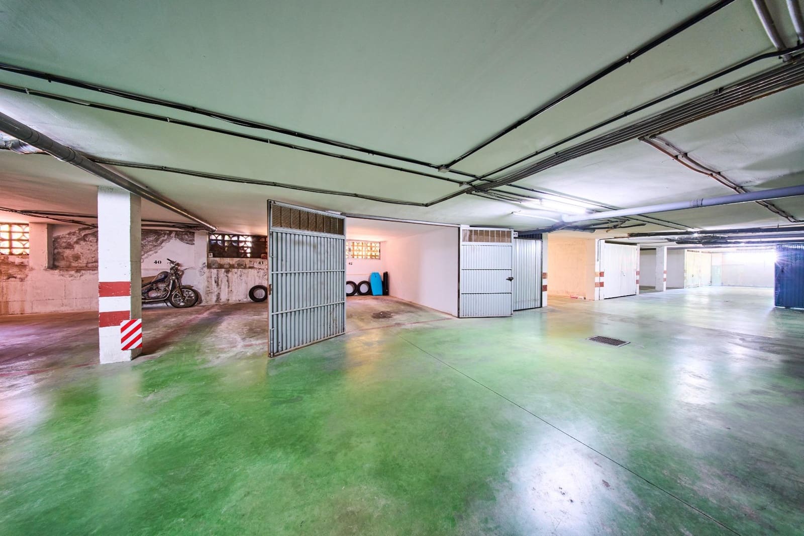 Garage til salg i La Zubia - € 20.000 (Ref: 9788559)